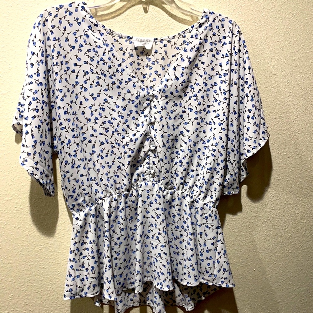 blouse not see through, stretchy material @waist